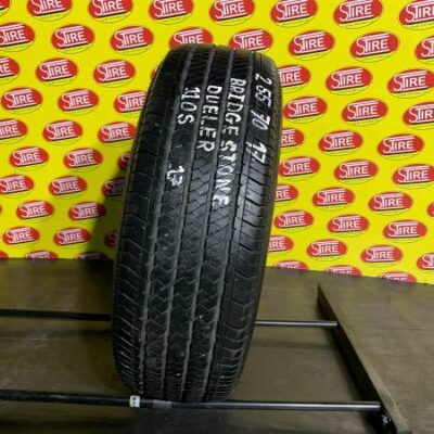 255/70R17 Bridgestone (Dueler H/T 684 II) Used Single All Season Tire