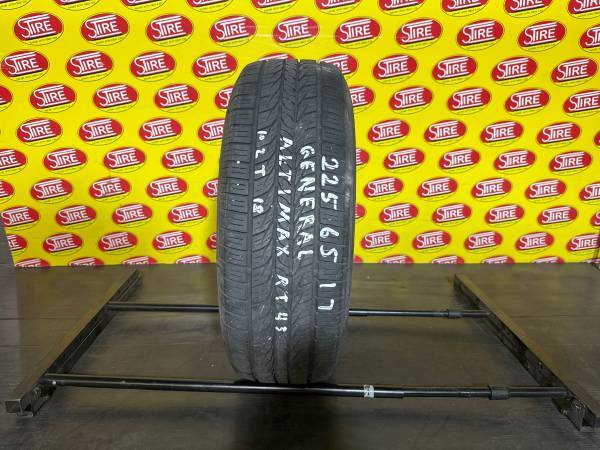 22565R17 General Altimax RT45 Used Single All Season Tire 225/65R17 General Altimax RT45 Used Single All Season Tire - Image 1